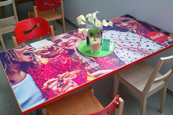 Dekorelement Tisch Coca Cola